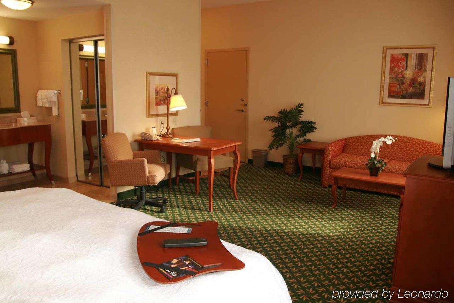 Newly Renovated Hampton Inn Omaha West Lakeside Phòng bức ảnh