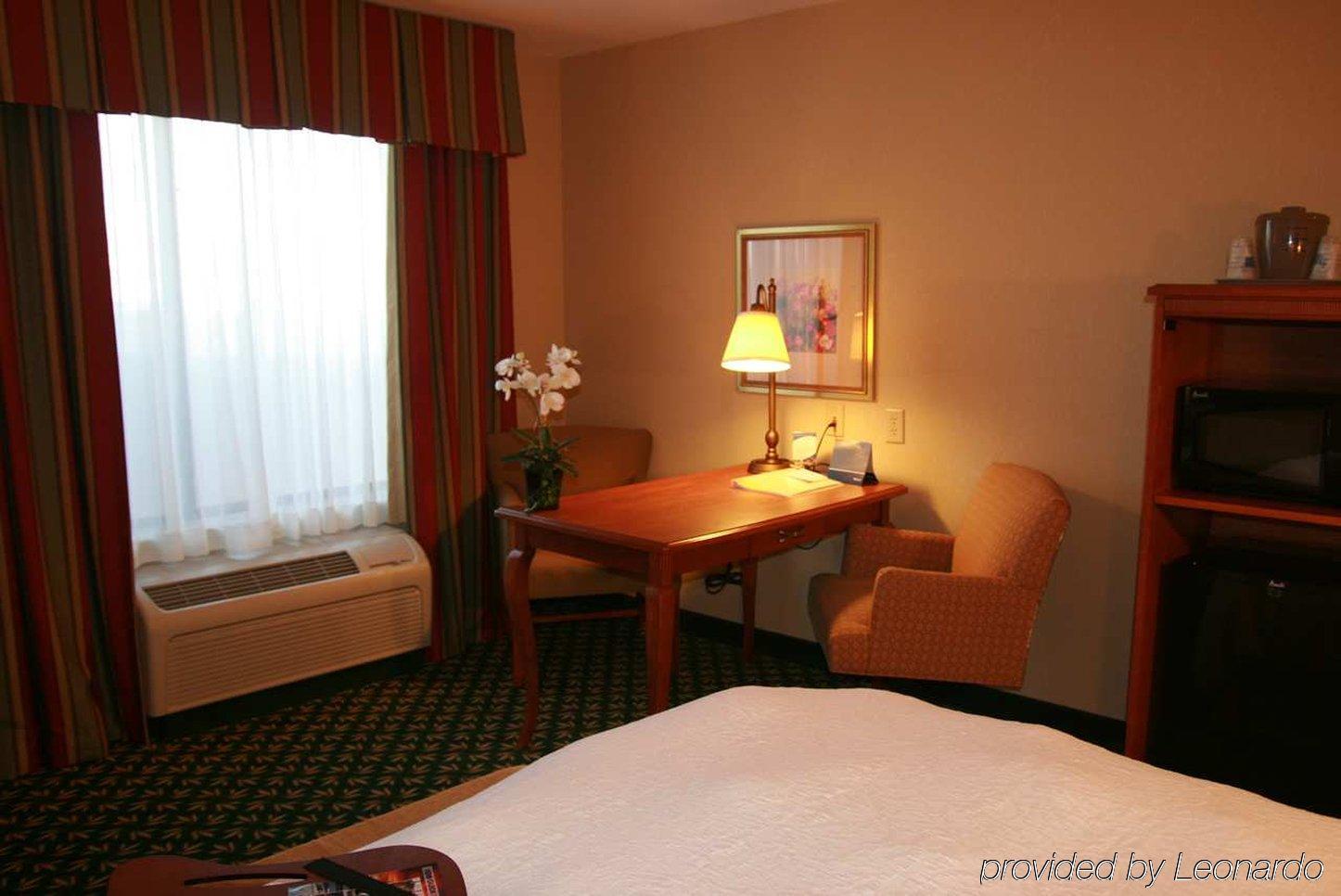 Newly Renovated Hampton Inn Omaha West Lakeside Phòng bức ảnh