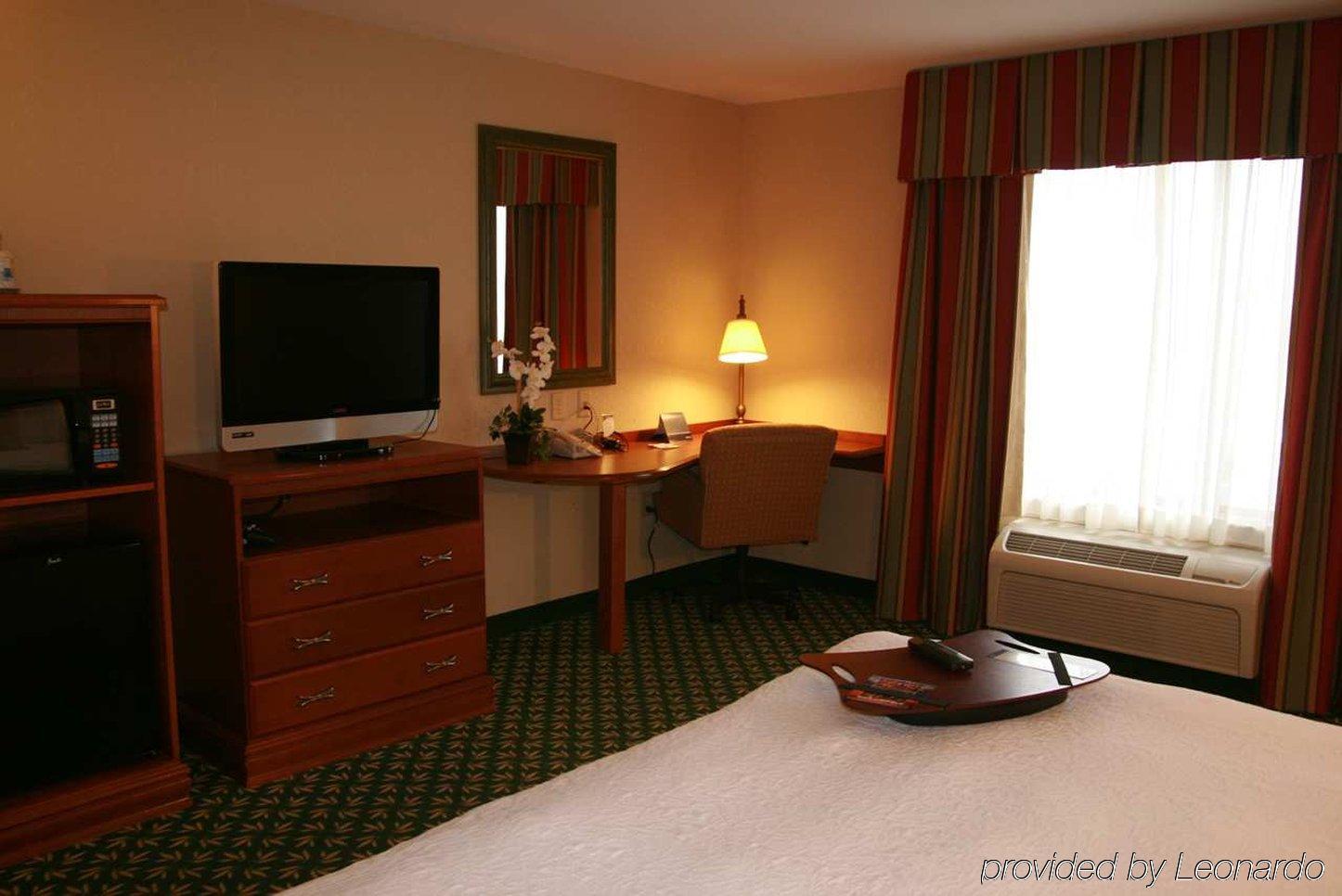 Newly Renovated Hampton Inn Omaha West Lakeside Phòng bức ảnh
