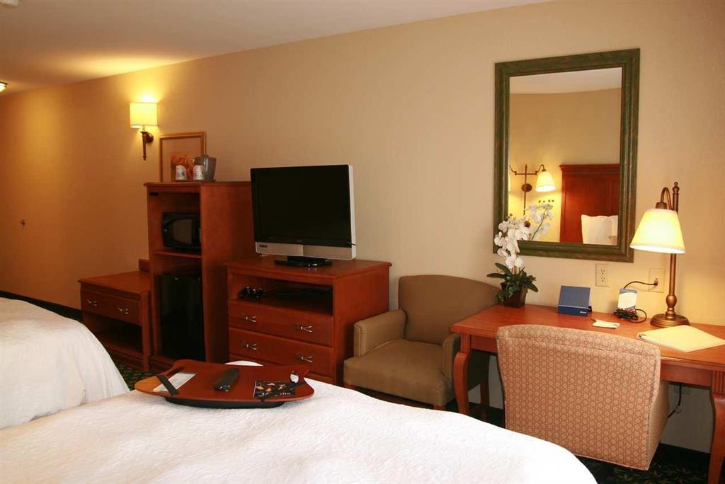 Newly Renovated Hampton Inn Omaha West Lakeside Phòng bức ảnh